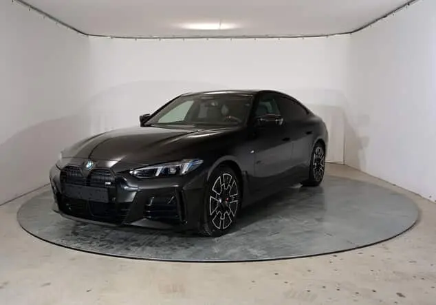 Angebotsdetails BMW 4er Gran Coupé BMW M440i Grand Coupe 275 kW (374 PS) 8-Gang Steptronic xDrive Saphirschwarz metallic