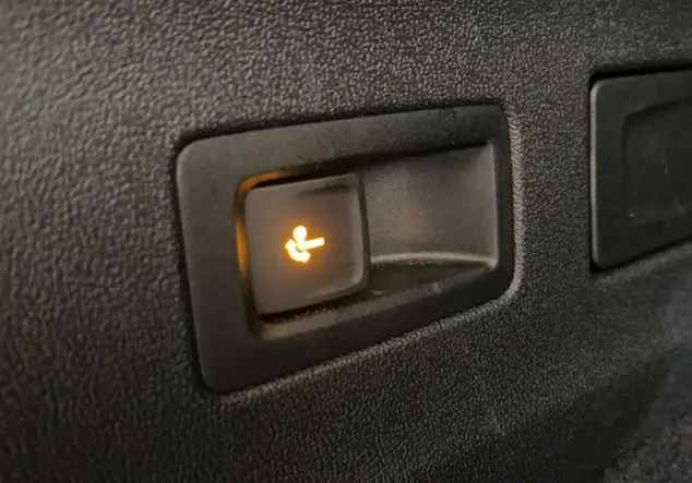Angebotsdetails Volkswagen ID.7 Tourer Pro 82 kWh KLIMA NAVI ALU Blau (Aquamarinblau Metallic/Schwarz)