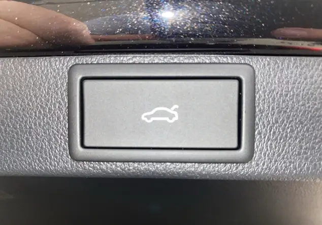 Angebotsdetails Skoda Octavia Schwarz (Schwarz-Magic Perleffekt)