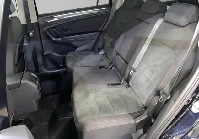 Angebotsdetails Volkswagen Tiguan Schwarz (Deep Black Perleffekt)