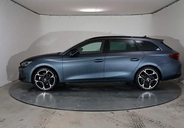 Angebotsdetails Cupra Leon Sportstourer Cupra Leon ST 1.5 eTSI 110 kW (150-PS) 7-Gang-DSG Magnetic Grau Matt