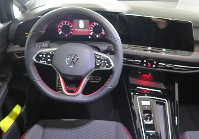 Angebotsdetails VW Golf VIII 2.0 GTI Clubsport Mondsteingrau