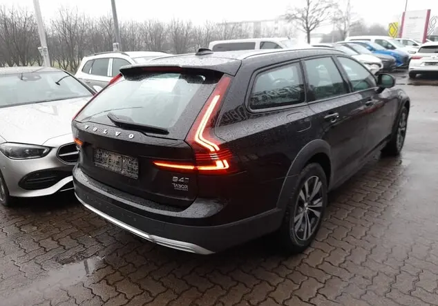 Angebotsdetails Volvo V90 Cross Country B4 Pro Schwarz