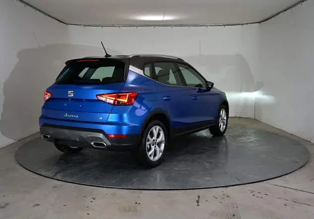 Angebotsdetails Seat Arona Seat Arona FR 1.5 TSI 110 kW (150 PS) 7-Gang-DSG Saphire Blau Metallic / Dach Schwarz