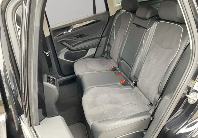 Angebotsdetails Volkswagen Tiguan Schwarz (Deep Black Perleffekt)
