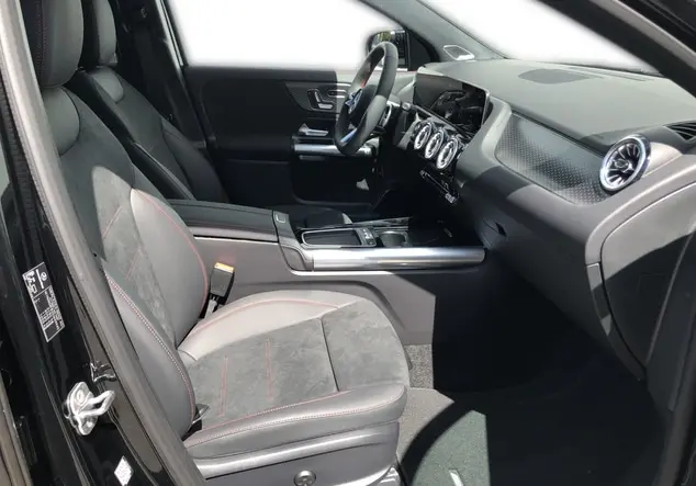 Angebotsdetails Mercedes-Benz GLA Kosmosschwarz