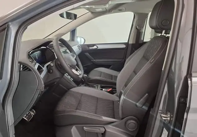 Angebotsdetails Volkswagen Touran Volkswagen Touran GOAL 1.5 TSI 110 kW (150 PS) 7-Gang-DSG Delfingrau Metallic
