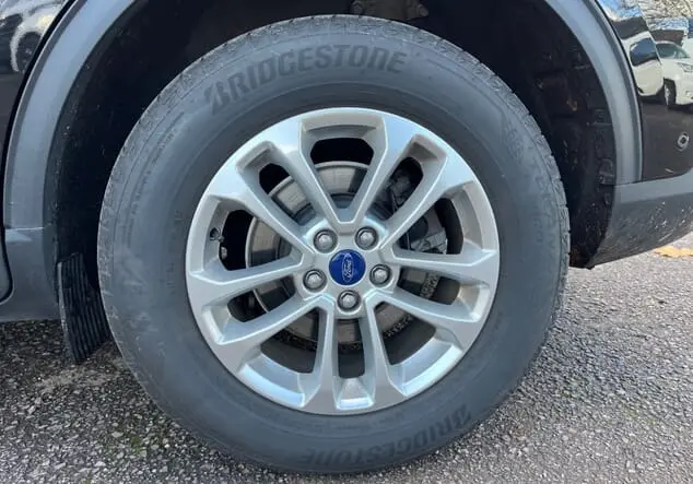 Angebotsdetails Ford Kuga Schwarz