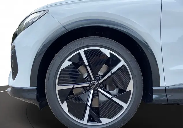 Angebotsdetails Audi Q4 Gletscherweiß Metallic