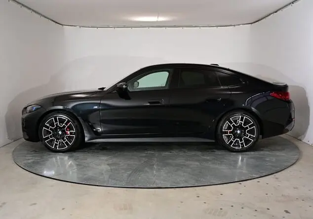 Angebotsdetails BMW 4er Gran Coupé BMW M440i Grand Coupe 275 kW (374 PS) 8-Gang Steptronic xDrive Saphirschwarz metallic