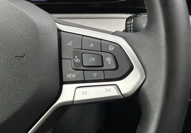 Angebotsdetails Volkswagen Golf Silber (Reflexsilber Metallic)