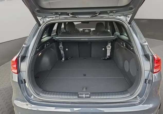 Angebotsdetails Kia Ceed Grau ((H8G) DARK PENTA METAL M)