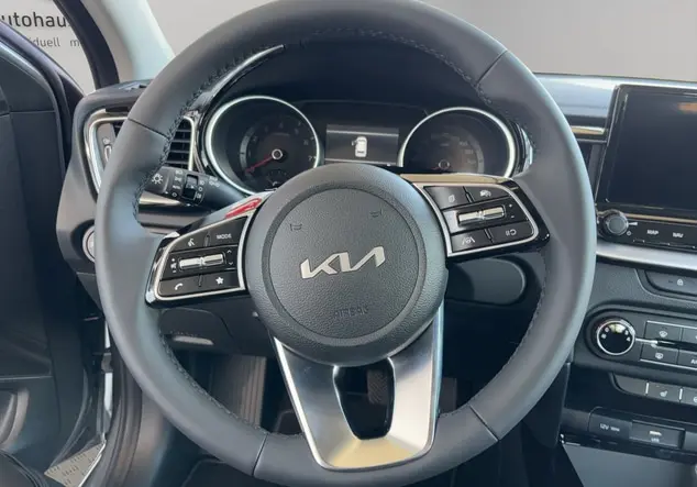 Angebotsdetails Kia Ceed Silber ((CSS) LUNARSILBER MET.)