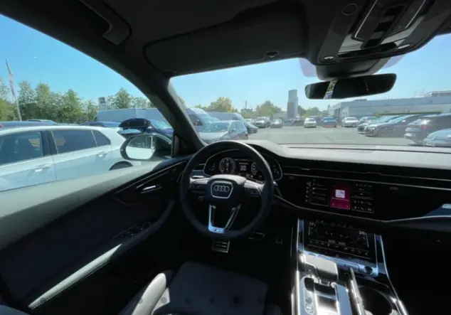 Angebotsdetails Audi Q8 Weiß