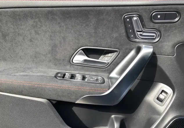 Angebotsdetails Mercedes-Benz Metalliclack mountaingrau