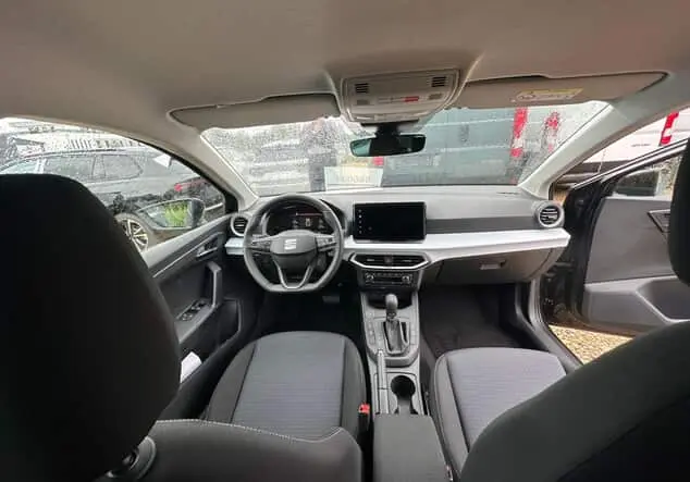 Angebotsdetails Seat Ibiza Seat Road Edition 1.0 TSI 85 kW (116 PS) 7-Gang-DSG Frontantrieb Midnight Schwarz Metallic