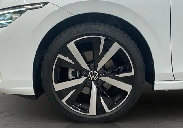 Angebotsdetails Volkswagen Golf VIII 1.5 TSI Style / RFK Weià (Pure White)
