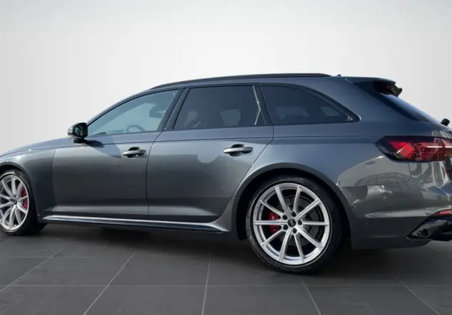 Angebotsdetails Audi RS4 Daytonagrau Perleffekt