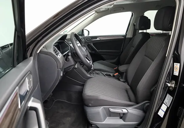 Angebotsdetails Volkswagen Tiguan Allspace Deep Black Perleffekt