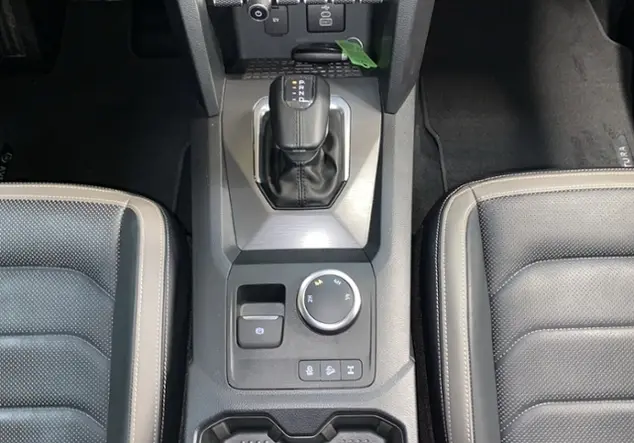 Angebotsdetails Volkswagen Amarok 3.0 TDI 4Motion Aventura DC +NAVI+AHK+SOU Weià (Clear White)