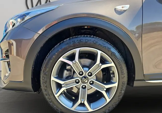 Angebotsdetails Kia XCeed 1,5 T-GDI Vision Kamera Beige ((L2B) COPPERSTONE MET.)