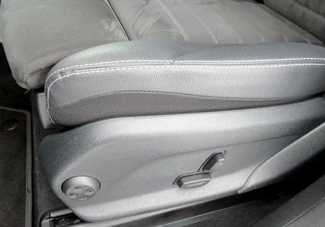 Angebotsdetails Mercedes-Benz GLC grau / graphitgrau (metallic)