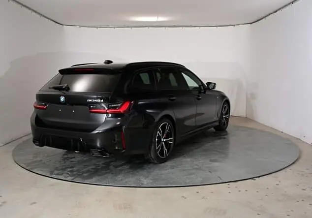 Angebotsdetails BMW M340d BMW M340d Touring 250 kW (340 PS) 8-Gang Steptronic xDrive Saphirschwarz metallic