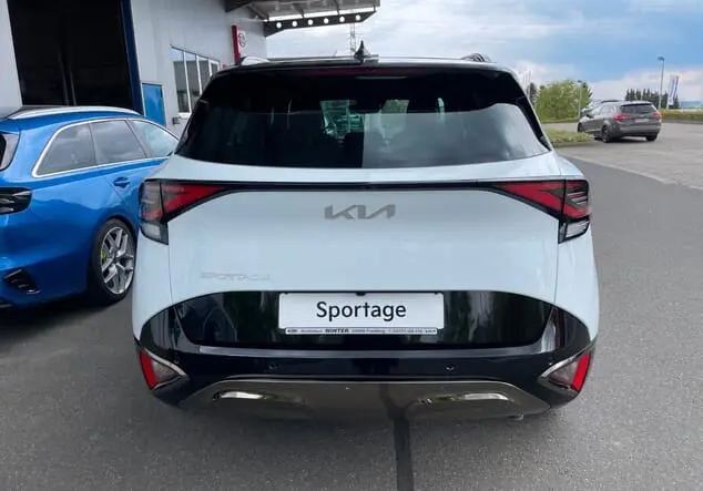 Angebotsdetails Kia Sportage Schwarz ((HA3) CASA WHITE M/ BLACK)