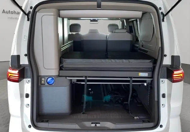 Angebotsdetails Volkswagen T7 California Ocean 2.0 TDI Langer Ãberhang Weià (Candy-Weià Deep Black Perleffekt)