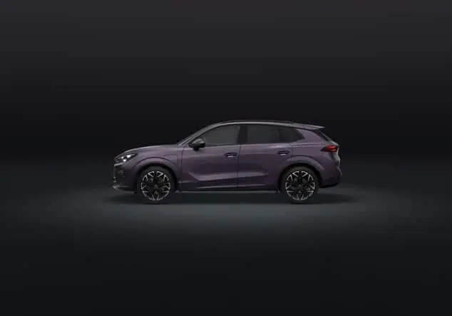 Angebotsdetails Cupra Terramar Cupra Terramar e-HYBRID 1.5 e-HYBRID 150 kW (204 PS) 6-Gang-DSG 150.00 kW (204 PS) Dark Void