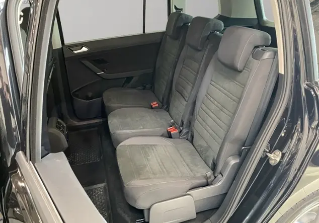 Angebotsdetails Volkswagen Touran Schwarz (Deep Black Perleffekt)