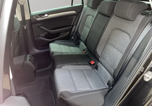 Angebotsdetails VW Passat Variant 1.5 TSI Business Silver/Grey