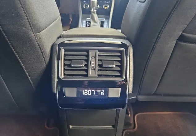 Angebotsdetails Skoda Superb Grau (Business Grau Metallic)