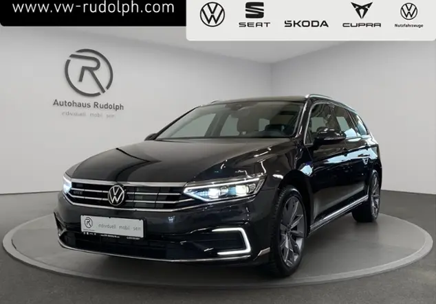 Angebotsdetails Volkswagen Passat Variant GTE 1.4 TSI / Grau (Mangangrau Metallic)