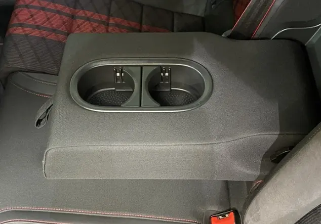 Angebotsdetails Volkswagen Golf VII 2.0 TSI GTI TCR / Grau (Pure Grey)