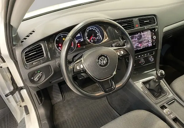 Angebotsdetails VW Golf VII Variant 2.0 TDI Comfortline White