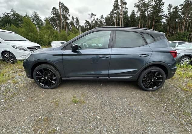 Angebotsdetails Seat Arona Seat FR Black Edition 1.0 TSI 85 kW (116 PS) 7-Gang-DSG Magnetic Grau Metallic / Midn...