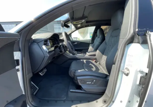 Angebotsdetails Audi Q8 Weiß