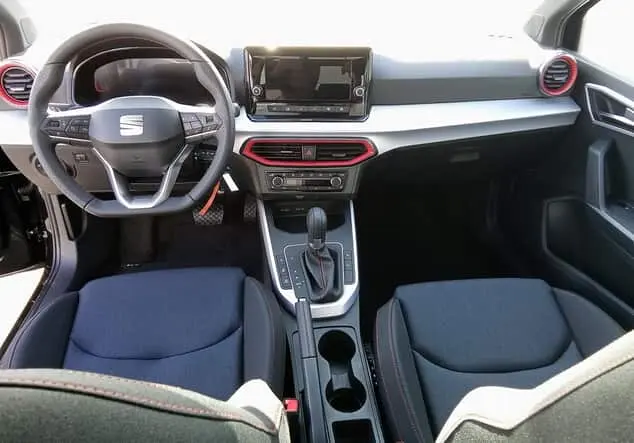 Angebotsdetails Seat Arona FR Seat 1.5 TSI 110 kW (150 PS) 7-Gang-DSG Midnight Schwarz Meta.../Schwarz
