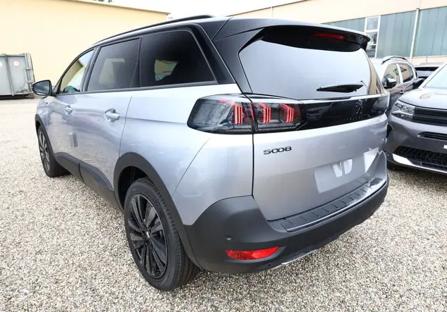 Angebotsdetails Peugeot 5008 130 EAT8 GT 360° Silber