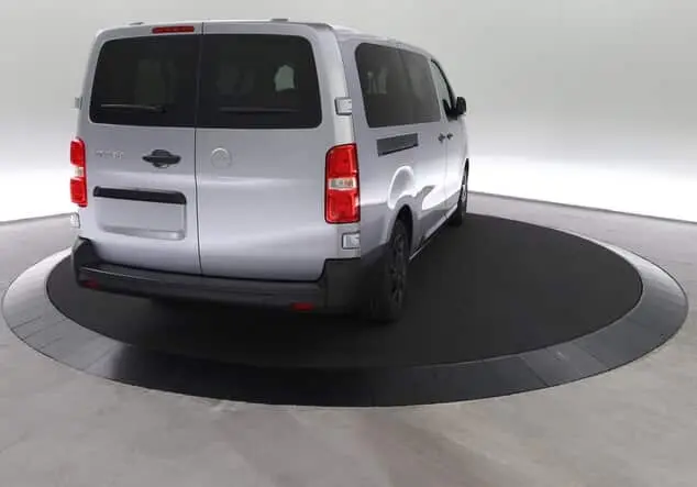 Angebotsdetails Opel Vivaro Opel Kombi 9-Sitzer Lang 2.0 BlueHDi 180 130 kW (177 PS) 8-Gang Automatikgetriebe Diesel Kontrast-Grau (Metallic)