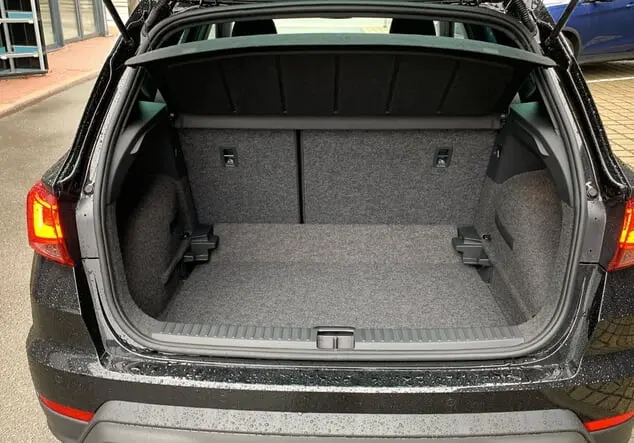 Angebotsdetails Seat Arona FR 1.0 TSI Winterpaket, Voll SONDER ANGEBOT Schwarz