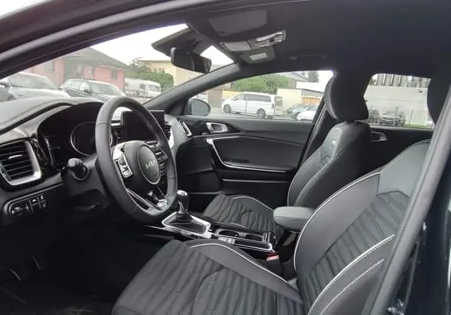 Angebotsdetails Kia ProCeed Kia ProCeed GT-Line 1.5 T-GDI 103 kW (140 PS) 6-Gang Black pearl metallic