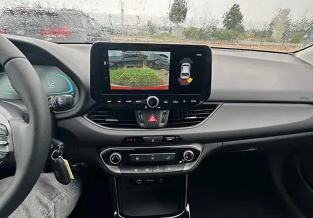 Angebotsdetails Hyundai i30 Kombi Hyundai i30 Wagon Family 1.5 T-GDI MHEV 103 kW (140 PS) 7-Gang-DSG Engine Red