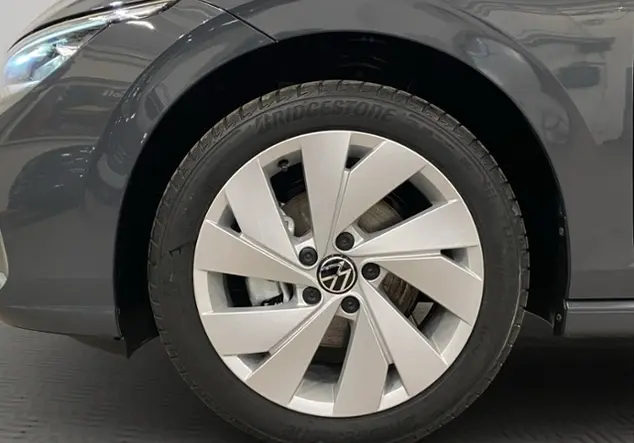 Angebotsdetails Volkswagen Golf Grau (Delfingrau Metallic)
