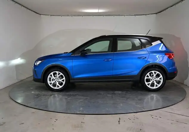 Angebotsdetails Seat Arona Seat Arona FR 1.5 TSI 110 kW (150 PS) 7-Gang-DSG Saphire Blau Metallic / Dach Schwarz