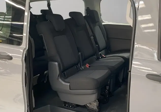 Angebotsdetails Volkswagen T7 Transporter Kombi 2.0 TDI 8-Gang-Automatik Ra Grau (Stone Grey)