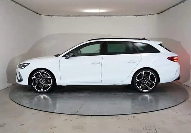 Angebotsdetails Cupra Leon Sportstourer Cupra ST VZ 2.0 TSI 245 kW (333 PS) 7-Gang-DSG 4Drive Allrad Glacial WeiÃ Metallic