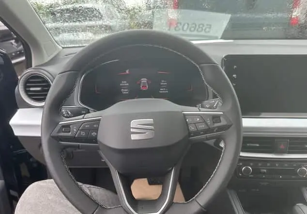 Angebotsdetails Seat Ibiza Seat Road Edition 1.0 TSI 85 kW (116 PS) 7-Gang-DSG Frontantrieb Midnight Schwarz Metallic