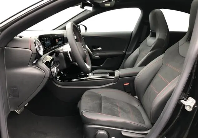 Angebotsdetails Mercedes-Benz CLA Schwarz-Lack kosmosschwarz